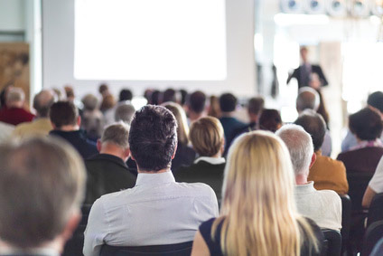 FÜHRUNGSKRÄFTE KOMMUNIKATIONSTRAINING WERTESYSTEME IM TEAM ERKENNEN UND KOMMUNIKATIV NUTZEN FÜHRUNGSKRÄFTE KOMMUNIKATIONSTRAINING WERTESYSTEME IM TEAM ERKENNEN UND KOMMUNIKATIV NUTZEN