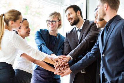 TEAMENTWICKLUNG UND TEAMARBEIT TEAMENTWICKLUNG UND TEAMARBEIT